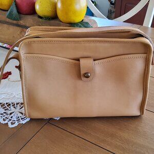 Vintage Coach Fulton Crossbody in Golden Tan 9898